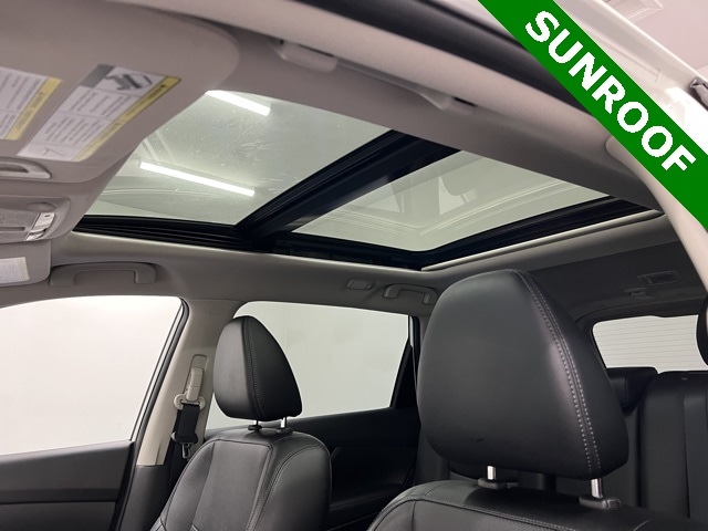 Used 2018 Nissan Rogue SL with VIN JN8AT2MV2JW349368 for sale in Niagara Falls, NY