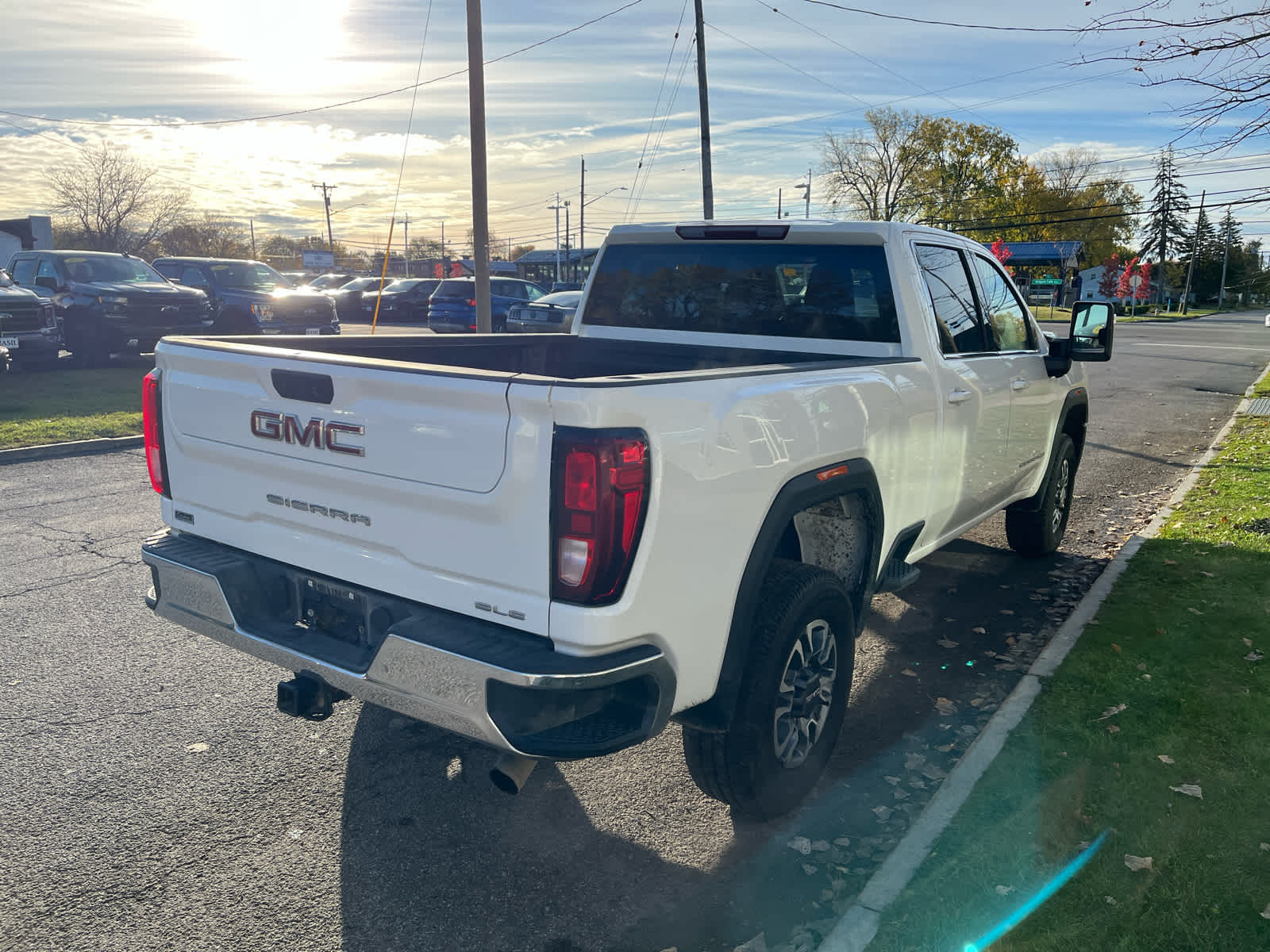 2024 Gmc Sierra HD SLE photo 2