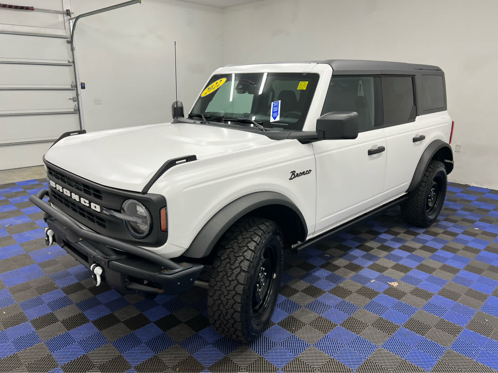 2023 Ford Bronco Black Diamond photo 3