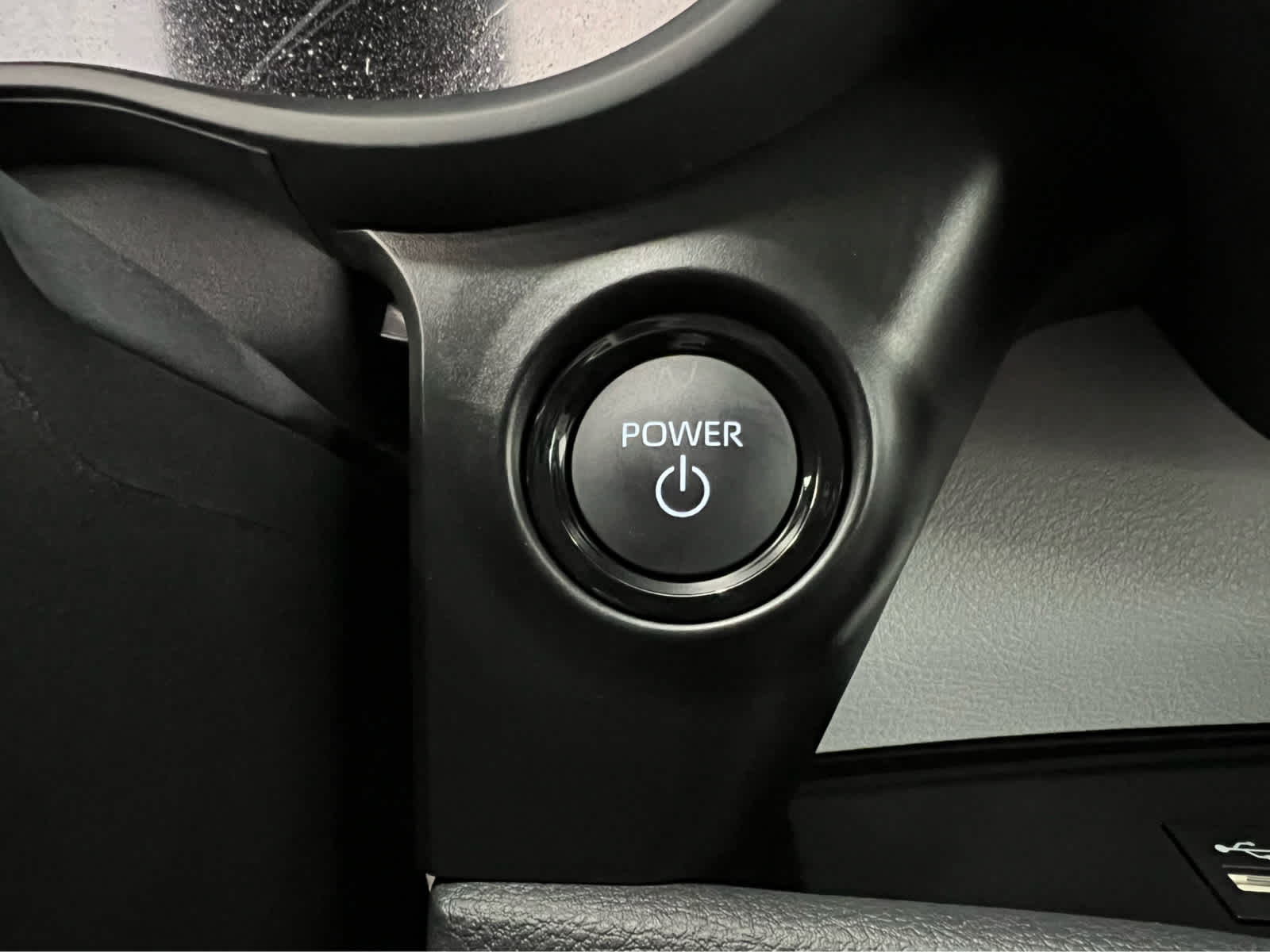 2025 Toyota Sienna LE - Photo 26