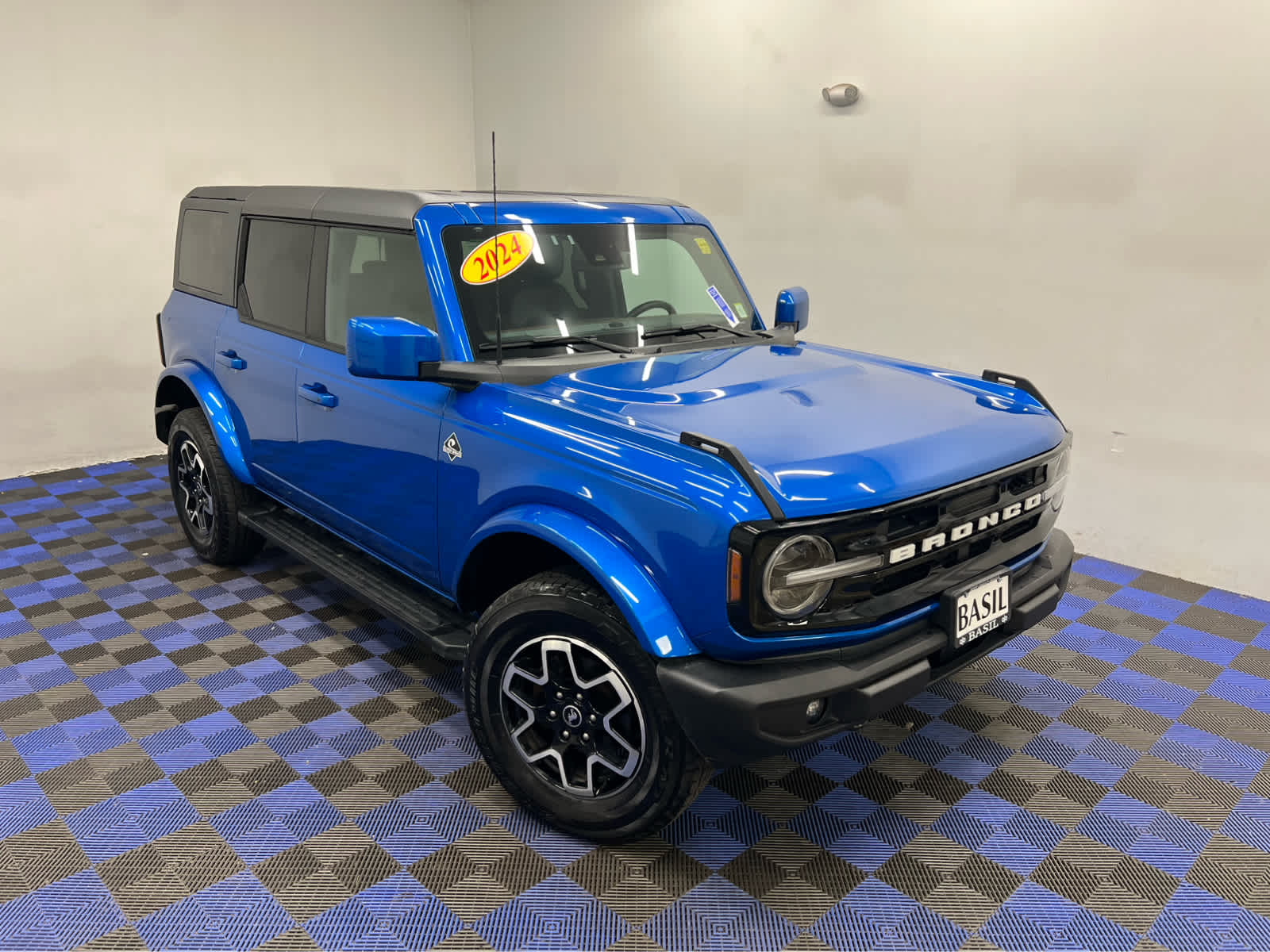 2024 Ford Bronco Outer Banks 4x4's photo