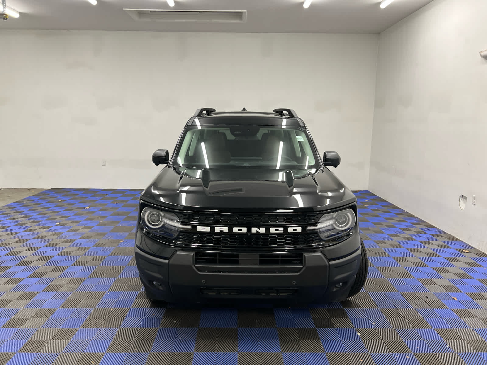 2025 Ford Bronco Sport Outer Banks photo 2