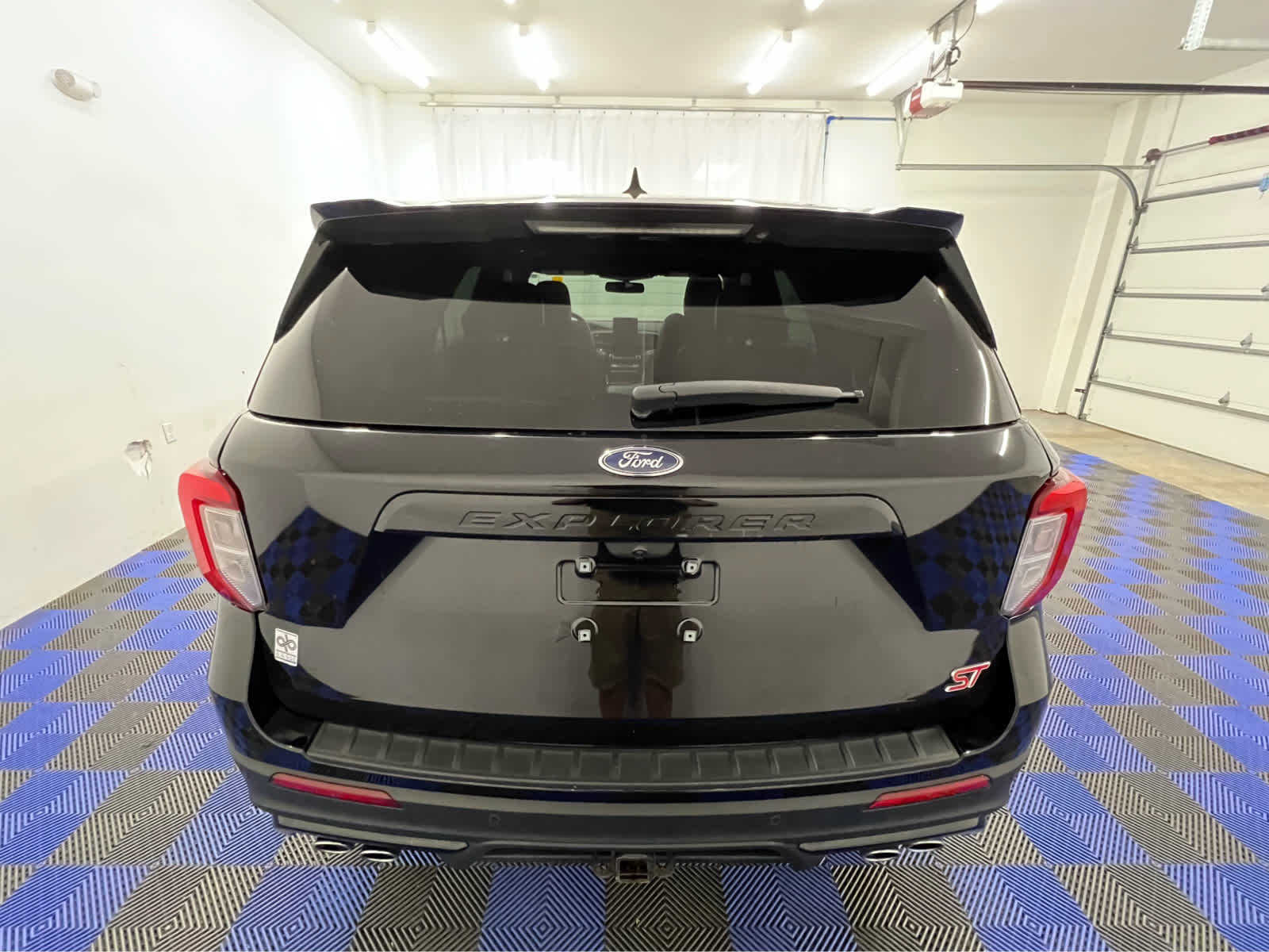 2021 Ford Explorer ST photo 2