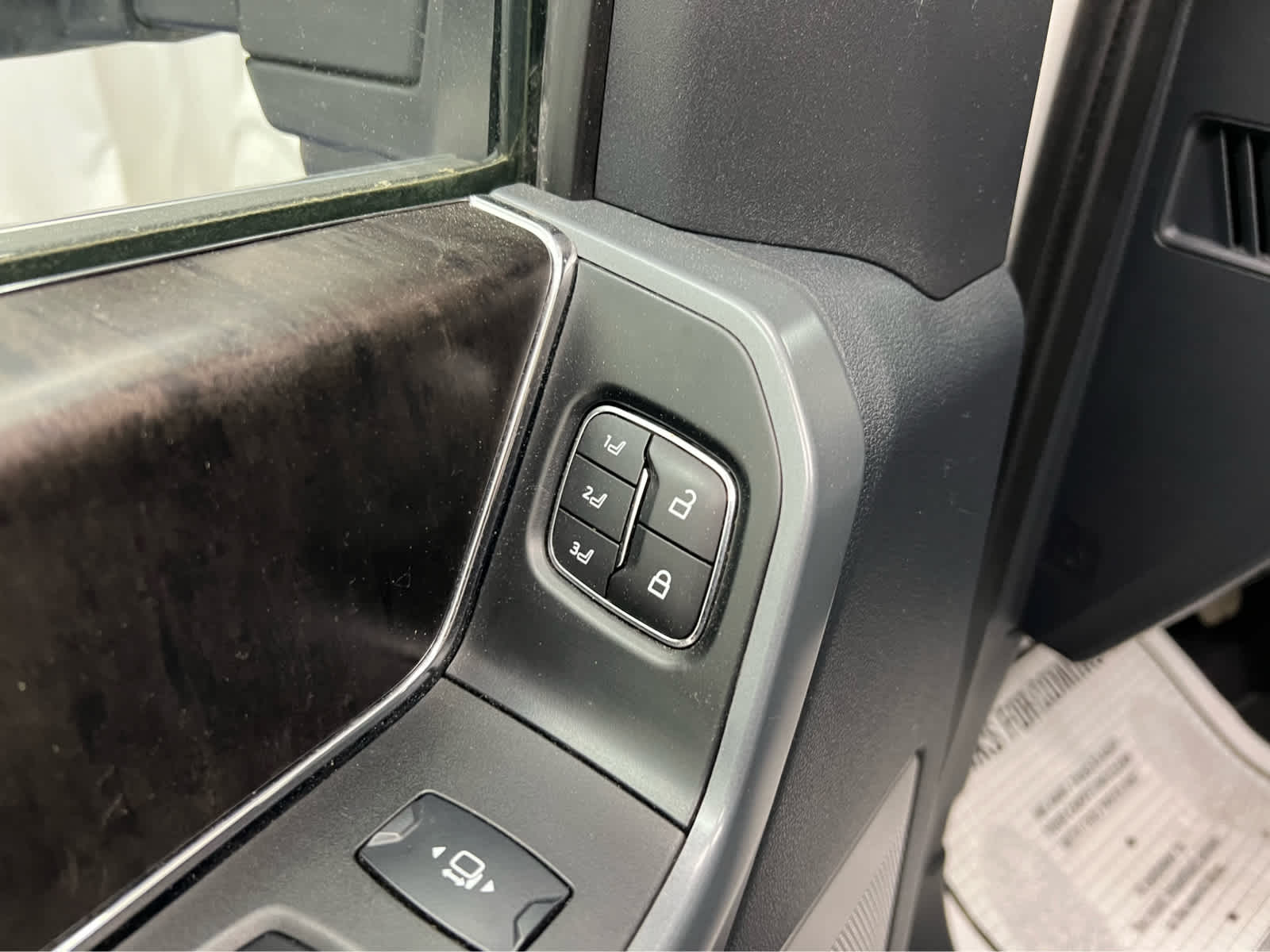 2023 Ford F-150 Lariat - Photo 9