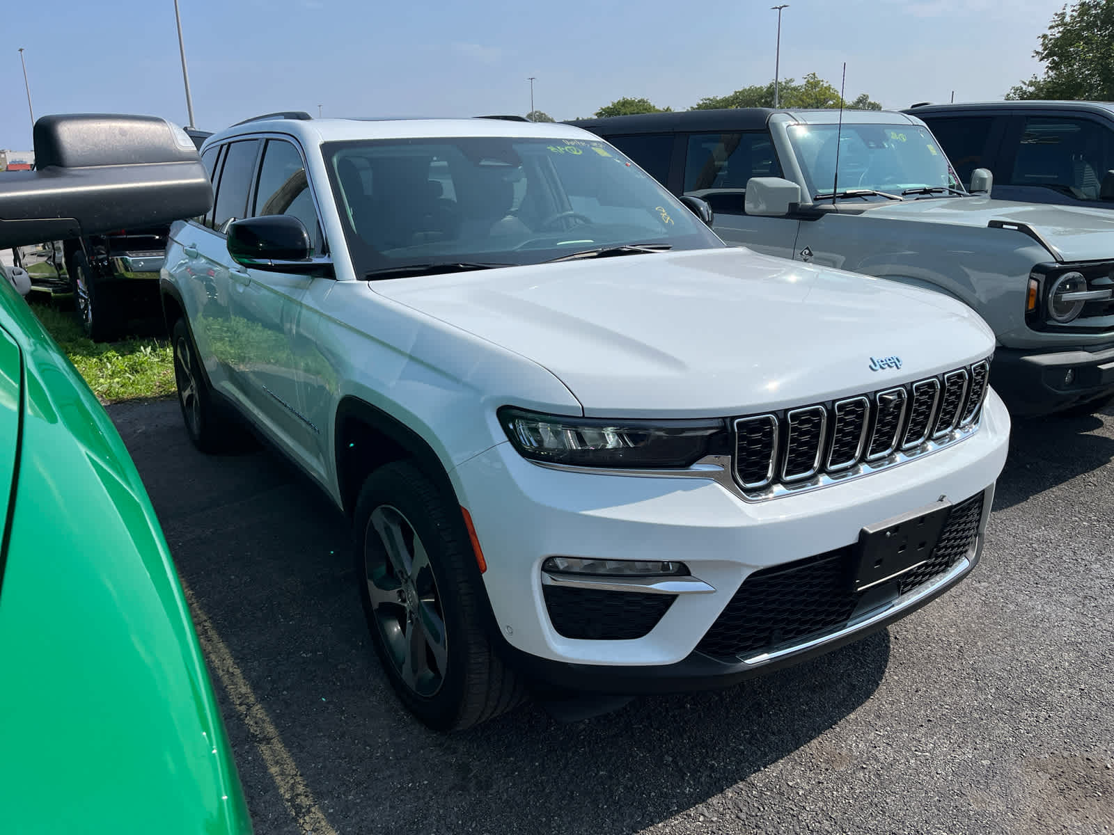 2023 Jeep Cherokee 4xe photo 2