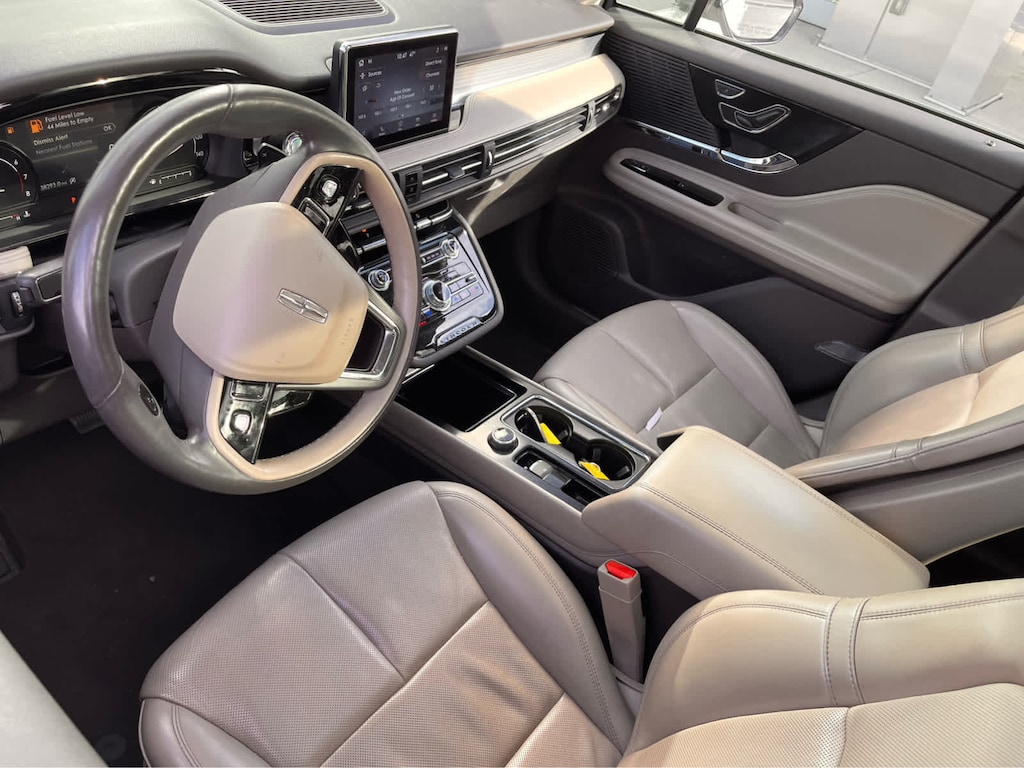 2021 Lincoln Corsair Standard photo 3