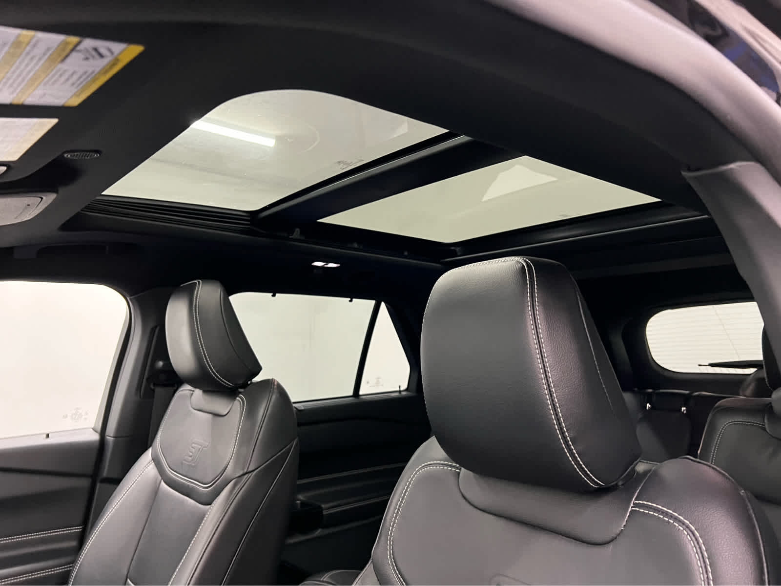 2021 Ford Explorer ST photo 2