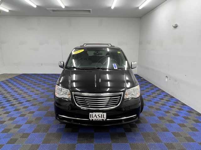 Used 2015 Chrysler Town & Country Touring-L with VIN 2C4RC1CG5FR639440 for sale in Niagara Falls, NY