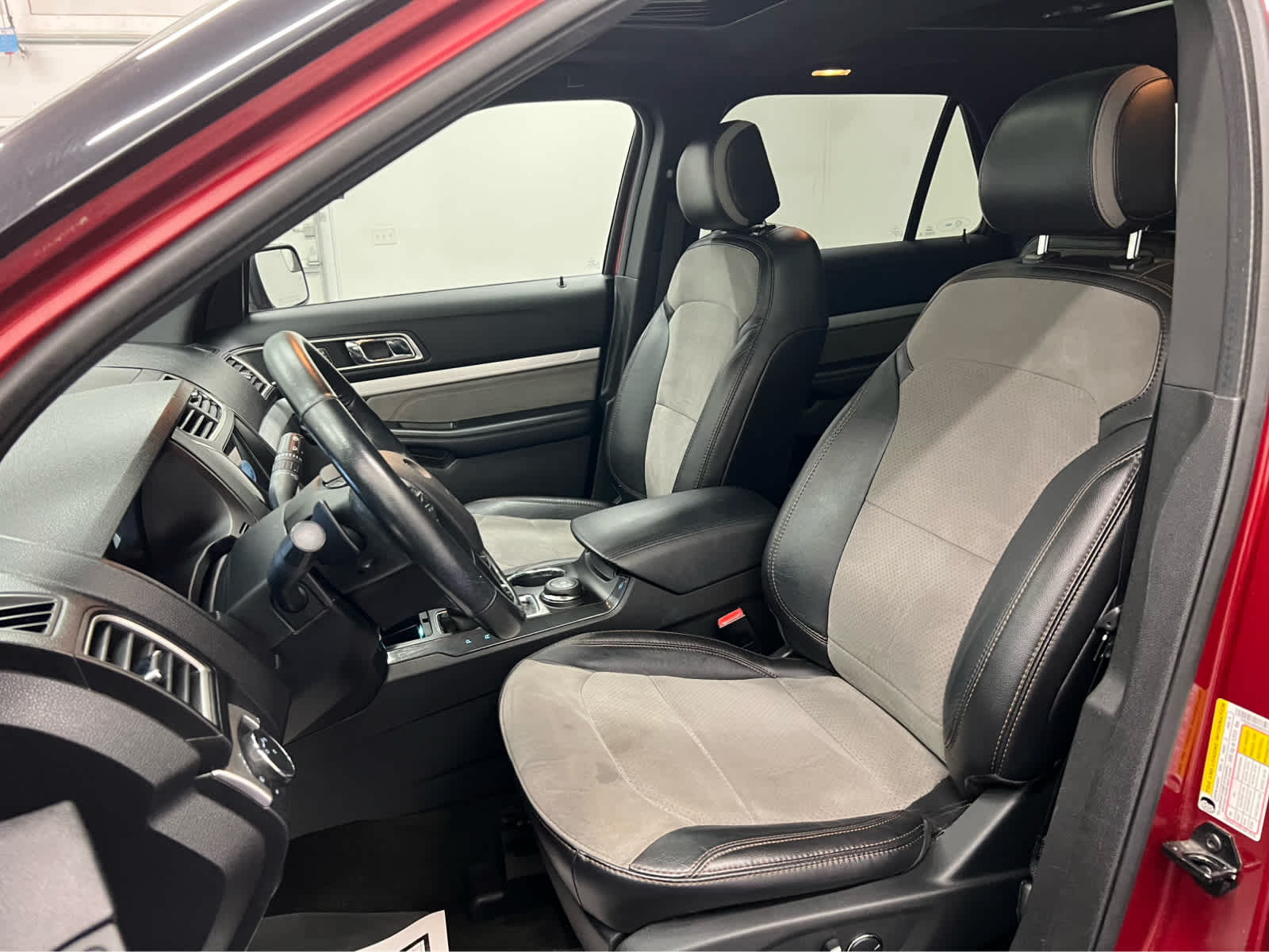 Used 2017 Ford Explorer XLT with VIN 1FM5K8D85HGD33663 for sale in Niagara Falls, NY