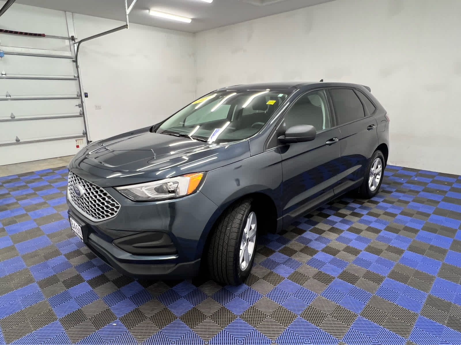 2024 Ford Edge SE photo 3
