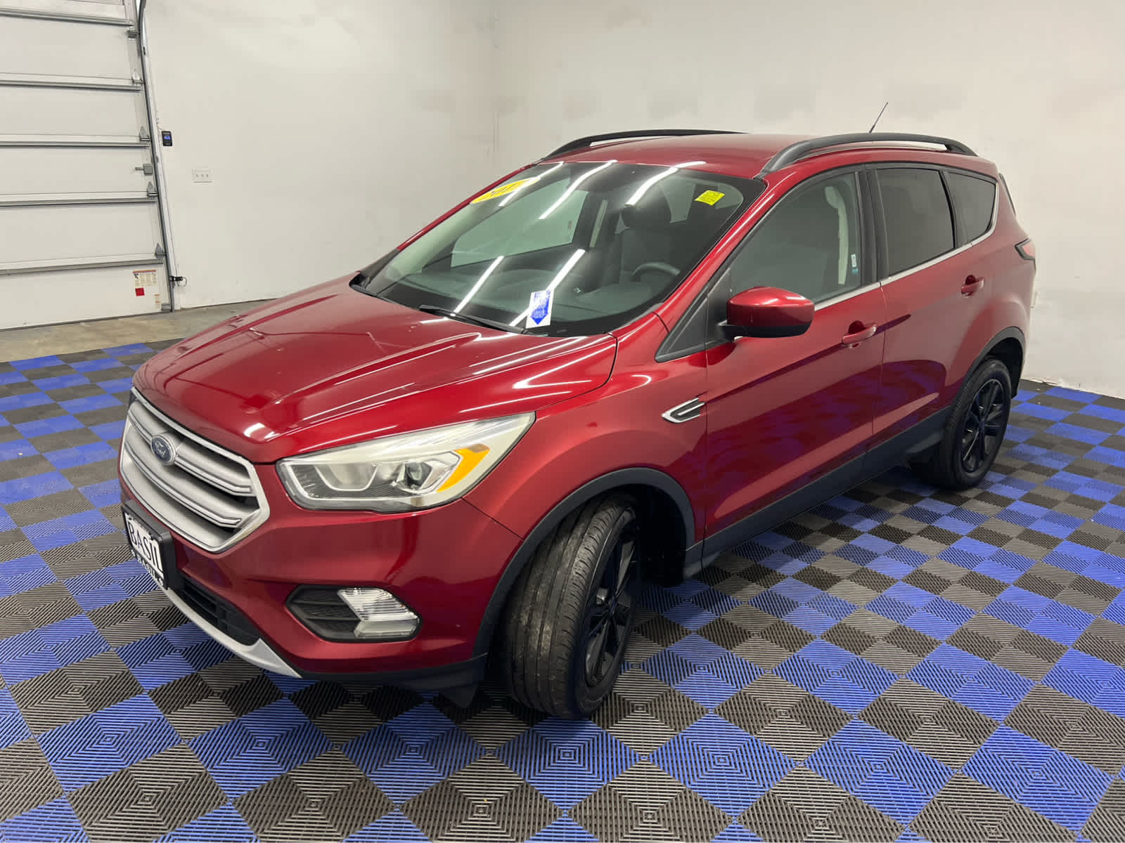 2017 Ford Escape SE photo 2
