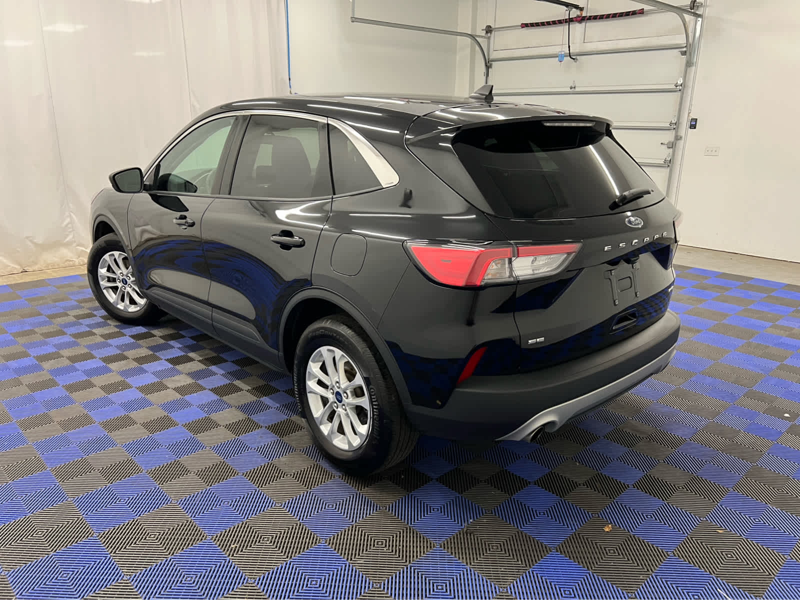 2022 Ford Escape SE photo 4