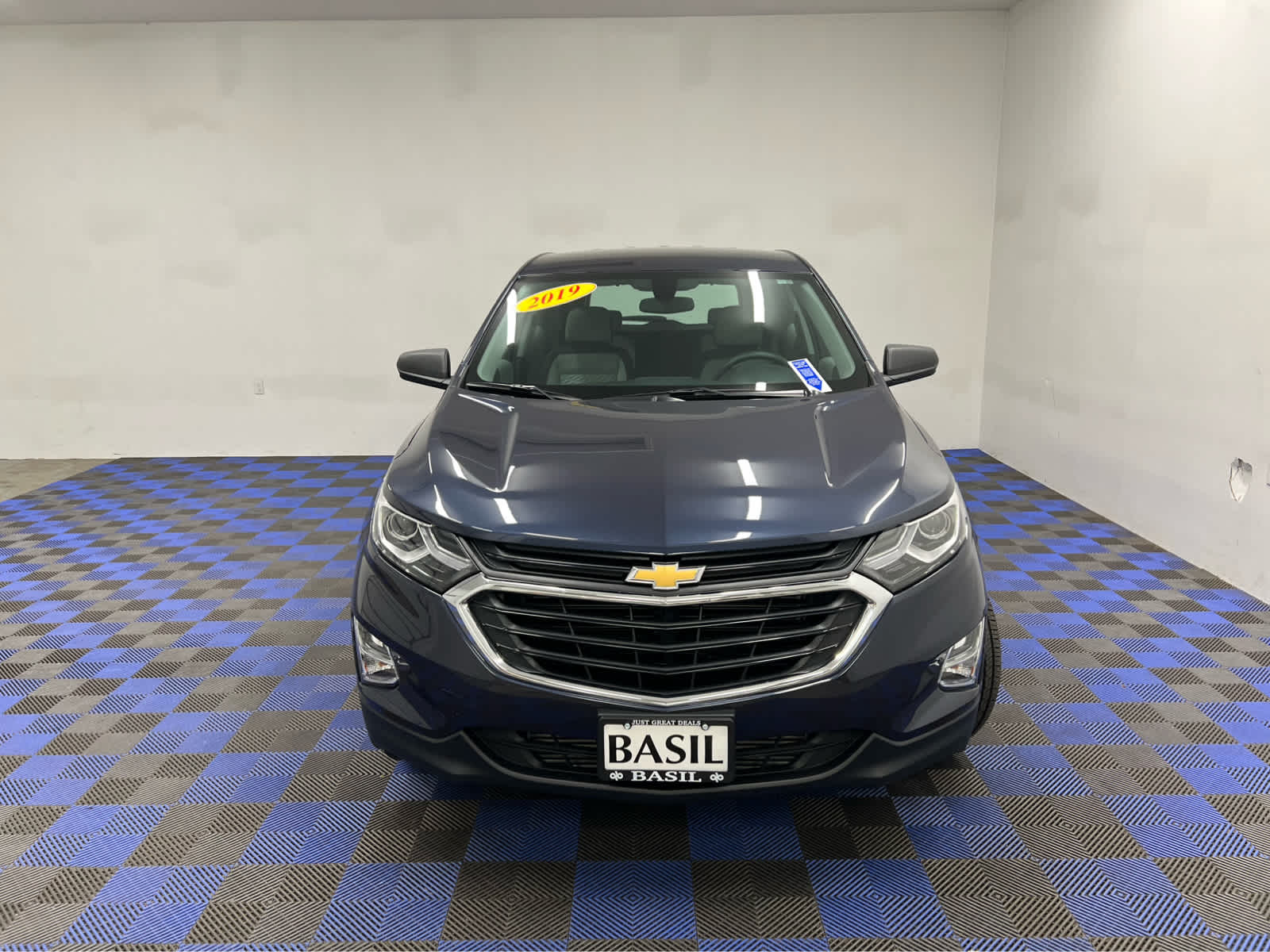 2019 Chevrolet Equinox LS photo 3