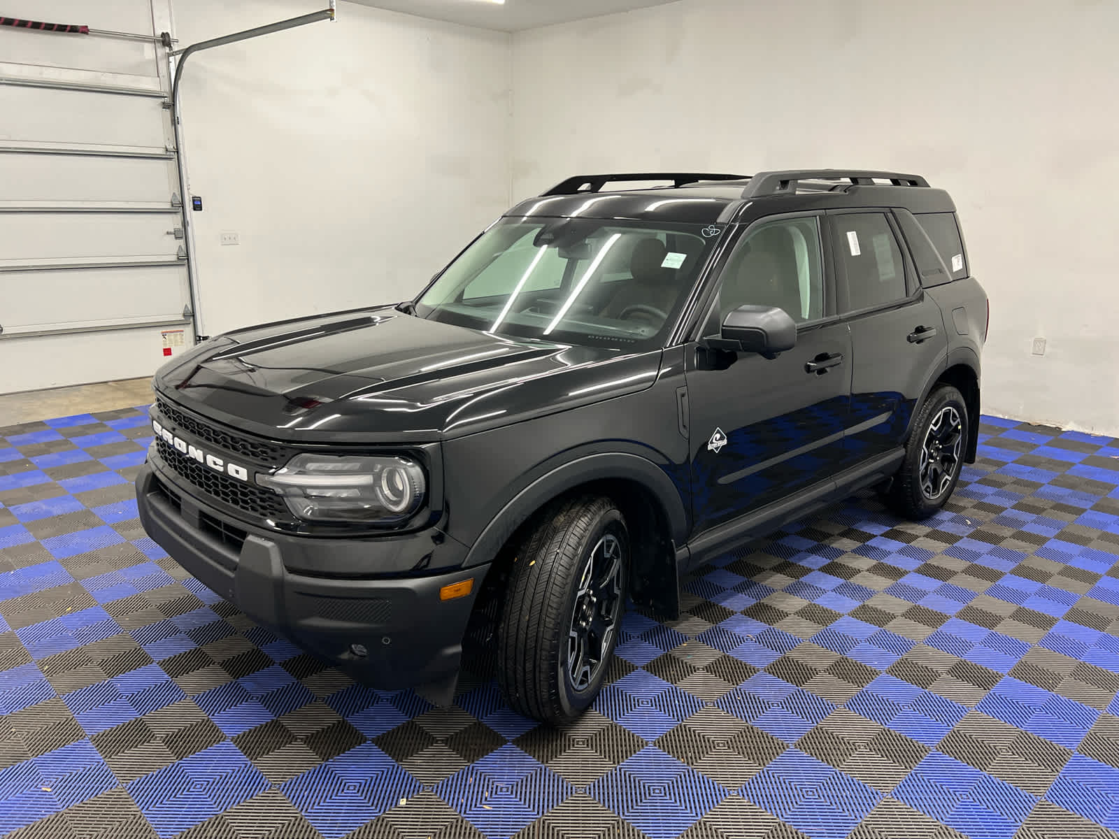 2025 Ford Bronco Sport Outer Banks photo 3