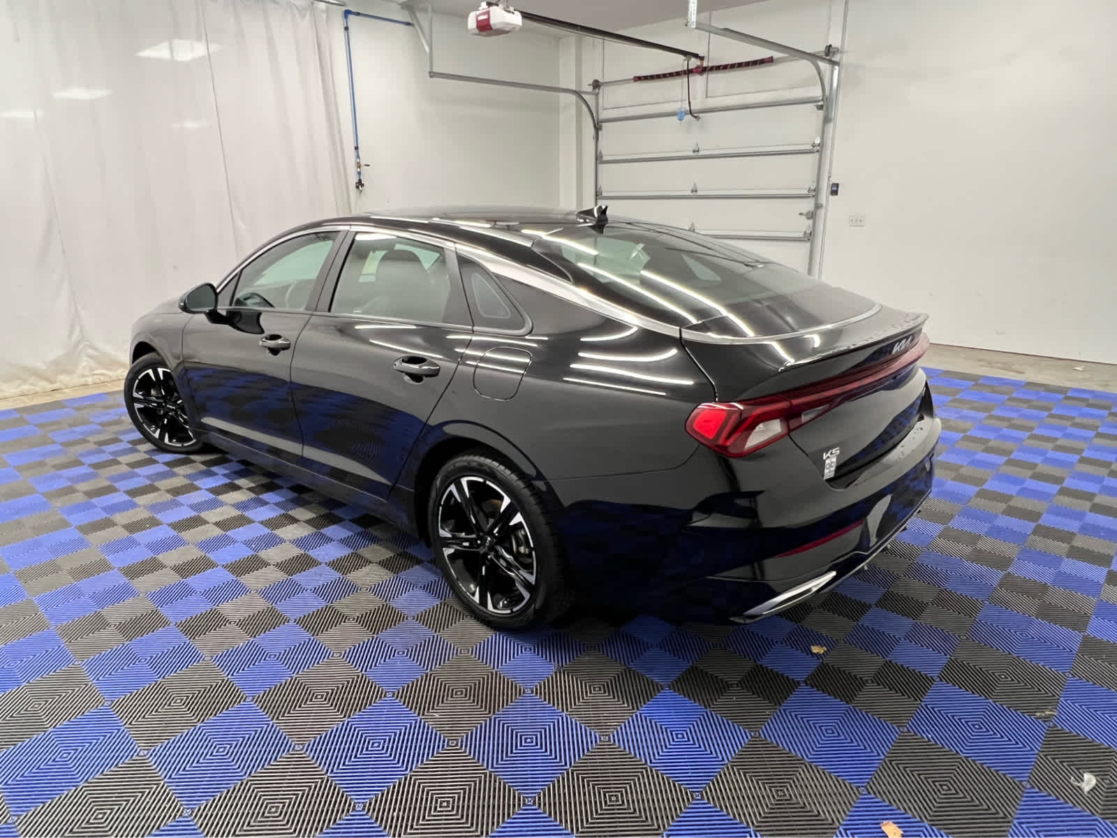 2024 Kia K5 GT-Line photo 4