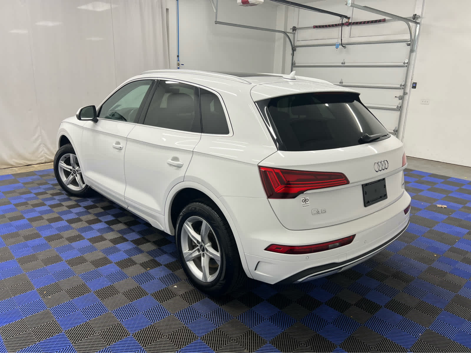 2023 Audi Q5 Premium photo 2