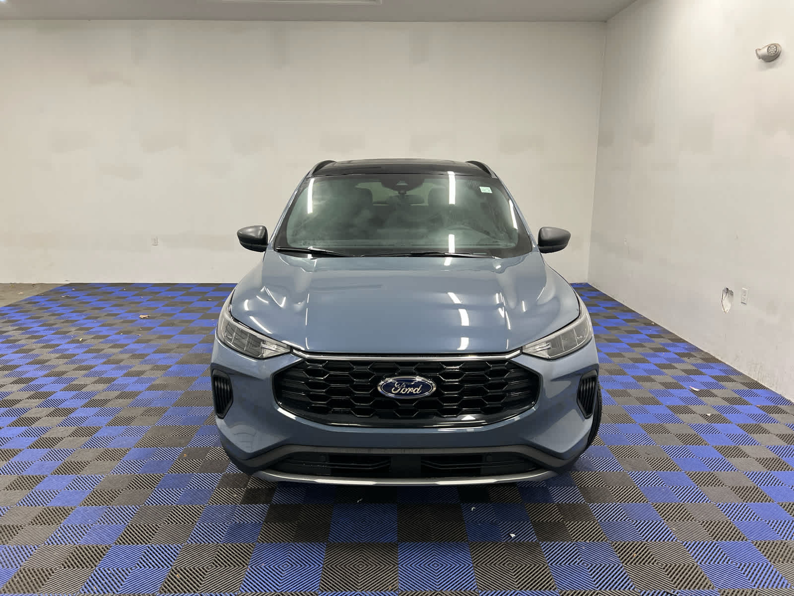 2025 Ford Escape ST-Line photo 2