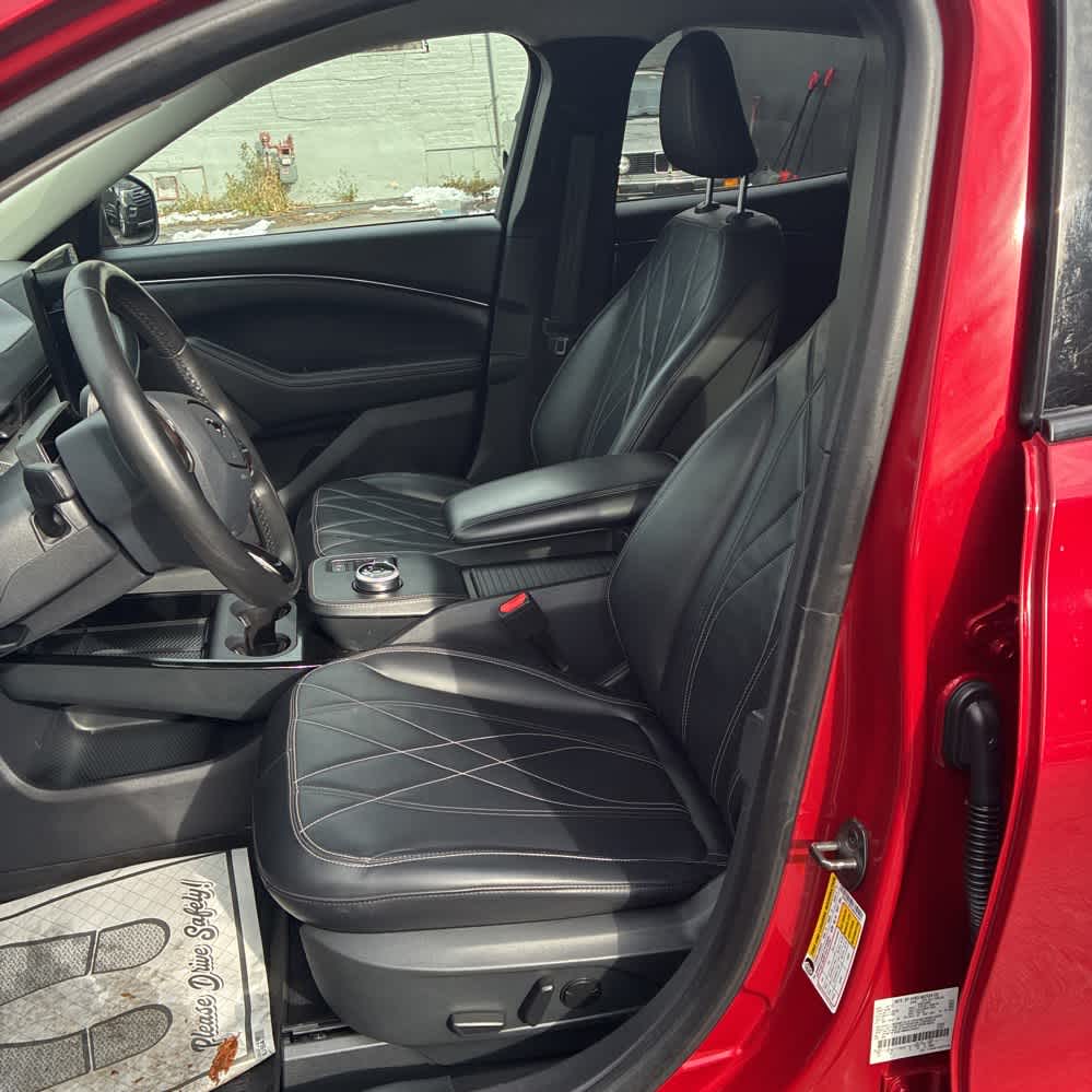 2021 Ford Mustang Mach-E Select photo 4