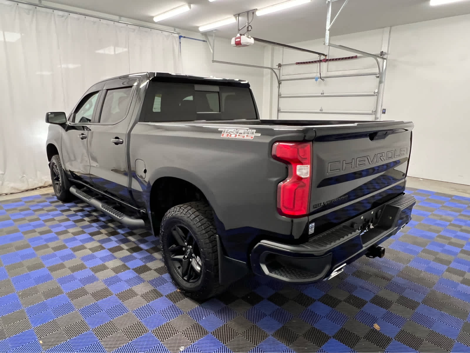 2021 Chevrolet Silverado 1500 LT Trail Boss photo 2