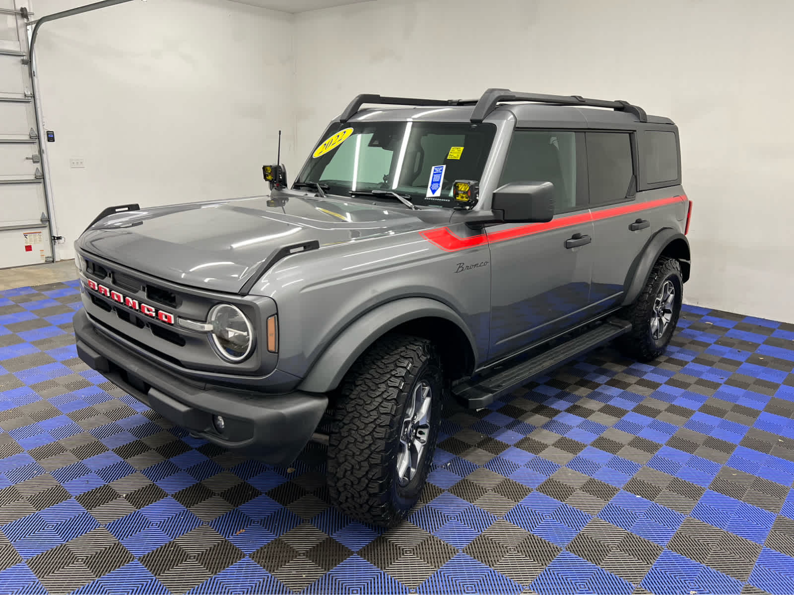 2022 Ford Bronco Big Bend photo 2