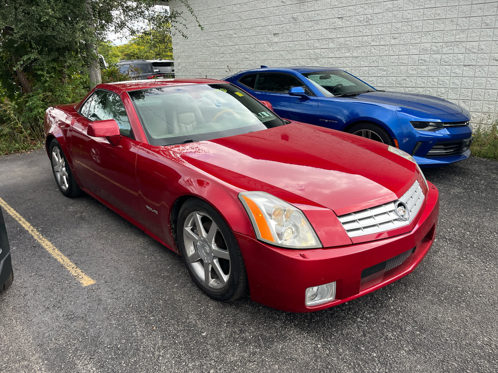 2004 Cadillac XLR photo 2