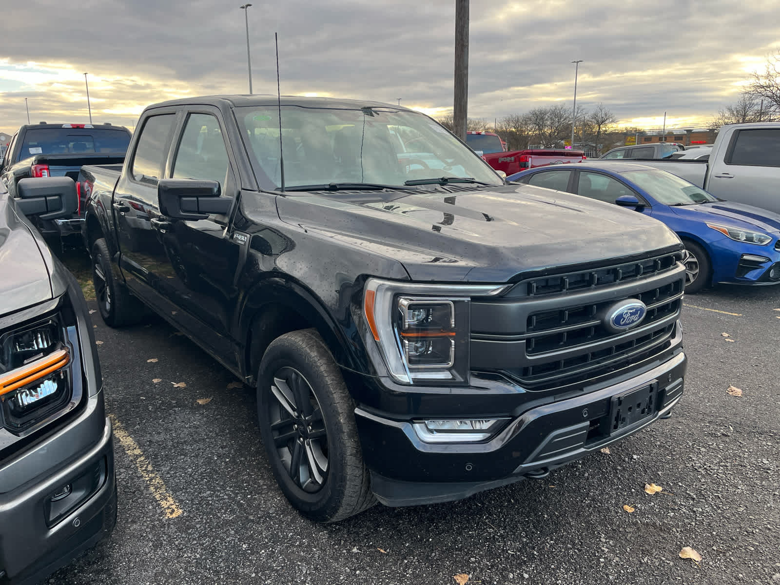 2023 Ford F-150 Lariat photo 2