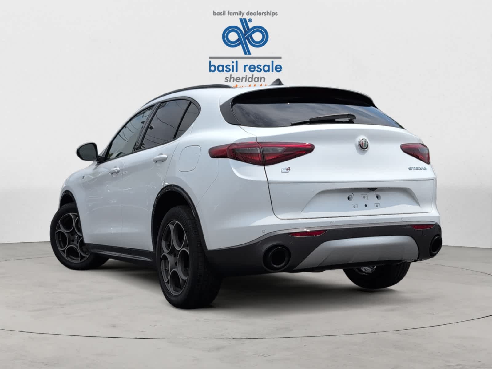 2022 Alfa Romeo Stelvio Ti photo 4