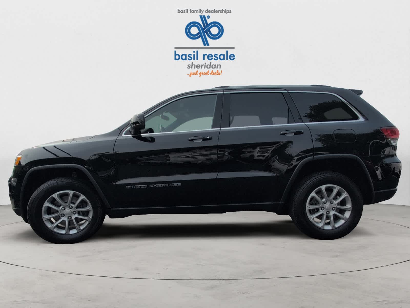 2021 Jeep Grand Cherokee Laredo E photo 2