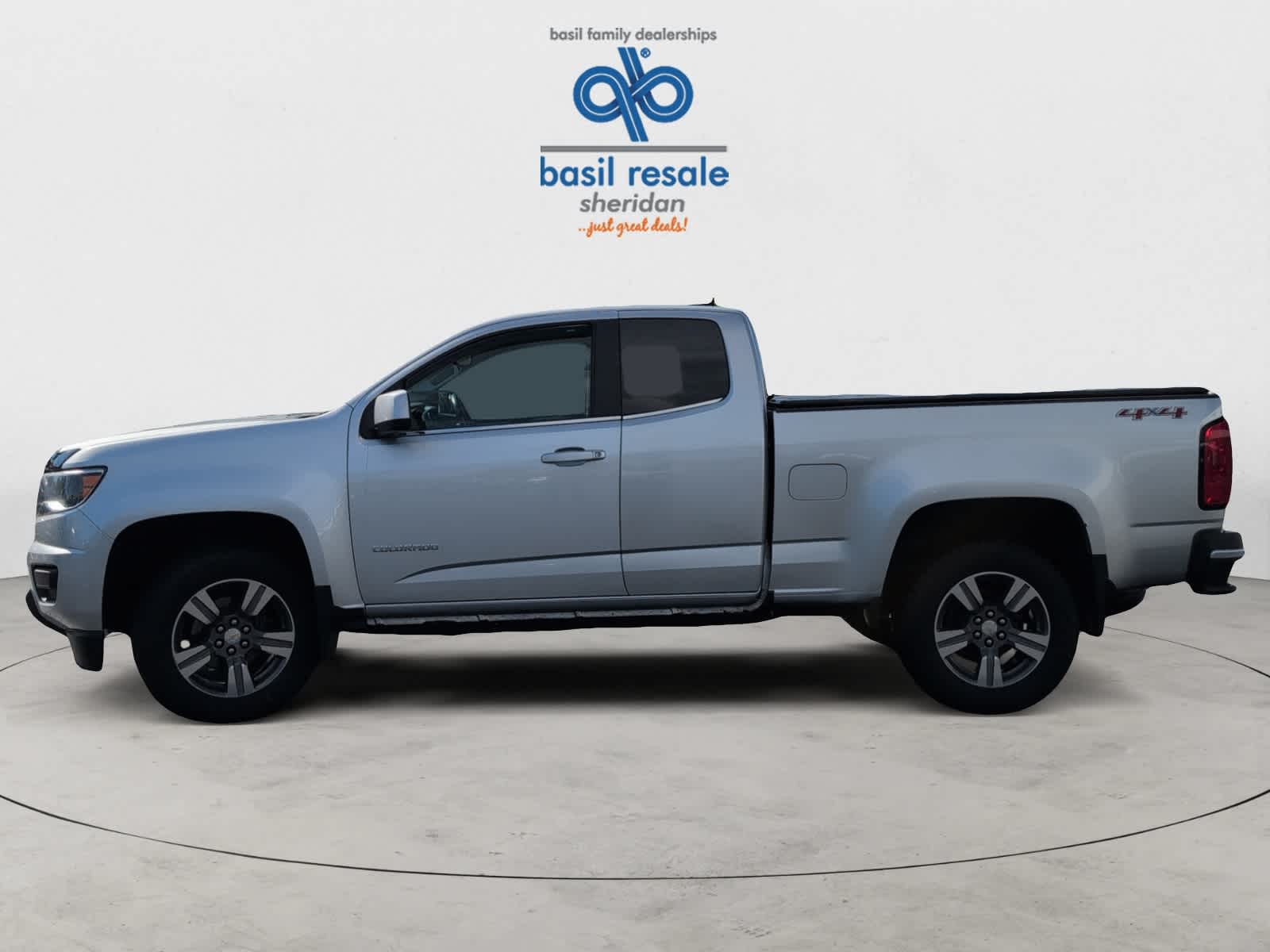 2018 Chevrolet Colorado LT photo 3