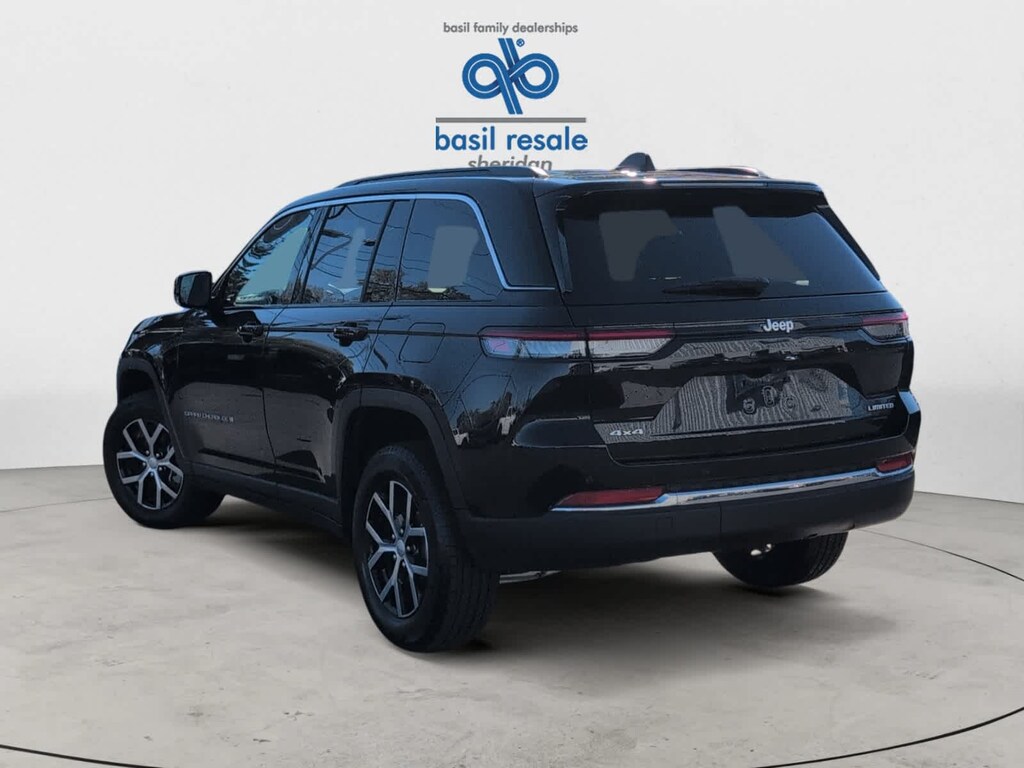 Used 2024 Jeep Grand Cherokee Limited 4x4