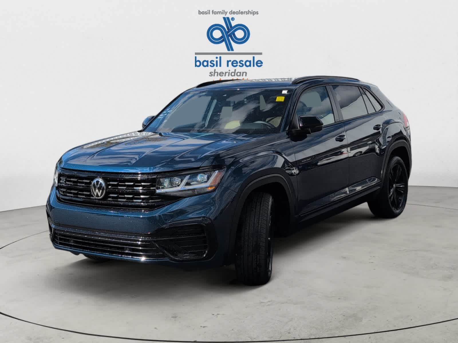 2023 Volkswagen Atlas Cross Sport SEL R-Line photo 2