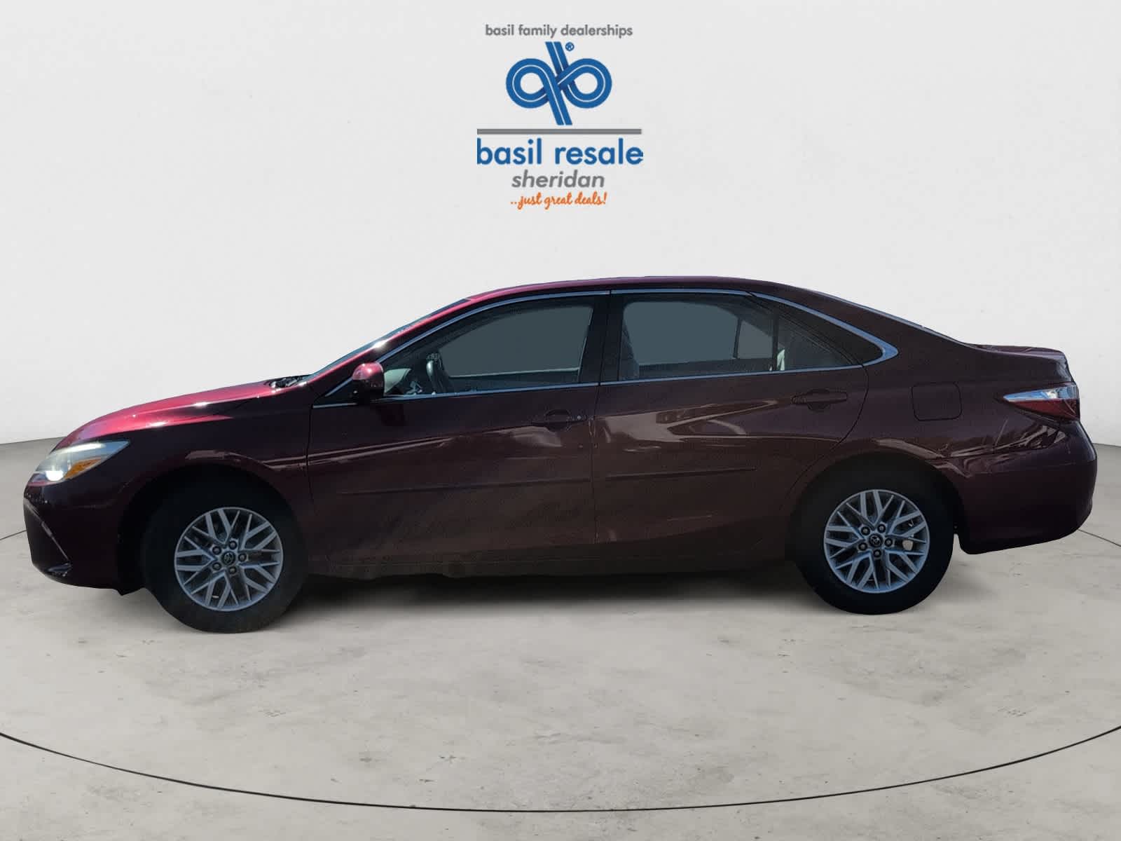 2017 Toyota Camry LE photo 3
