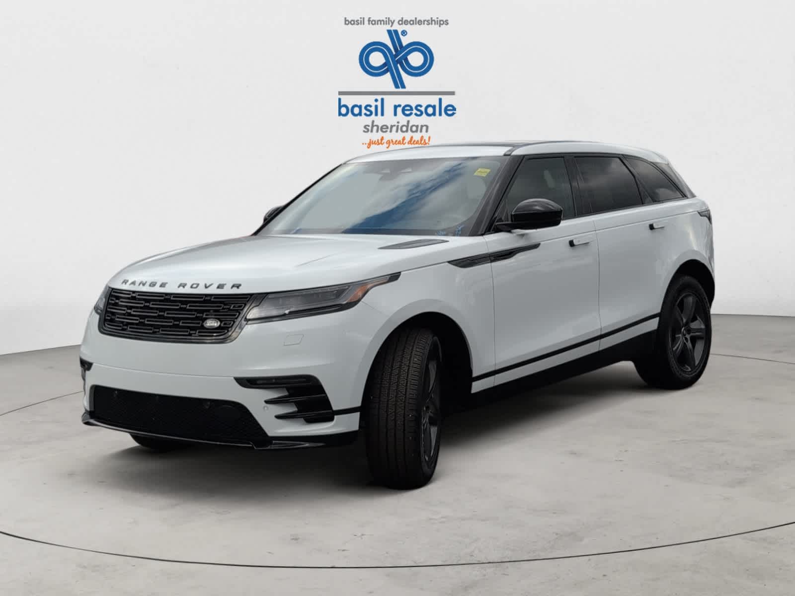 2025 Land Rover Range Rover Velar SE photo 2