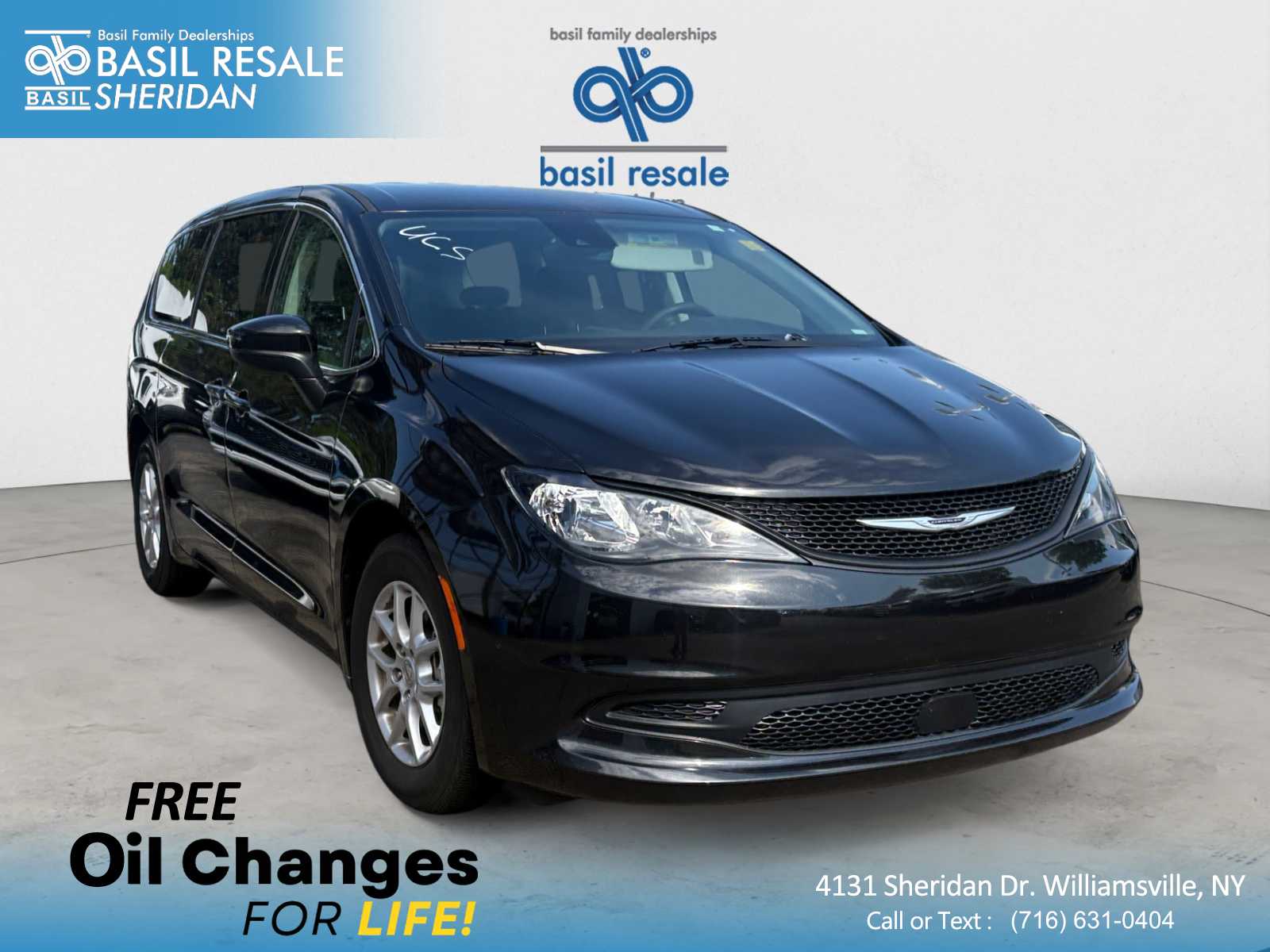 2023 Chrysler Voyager's photo