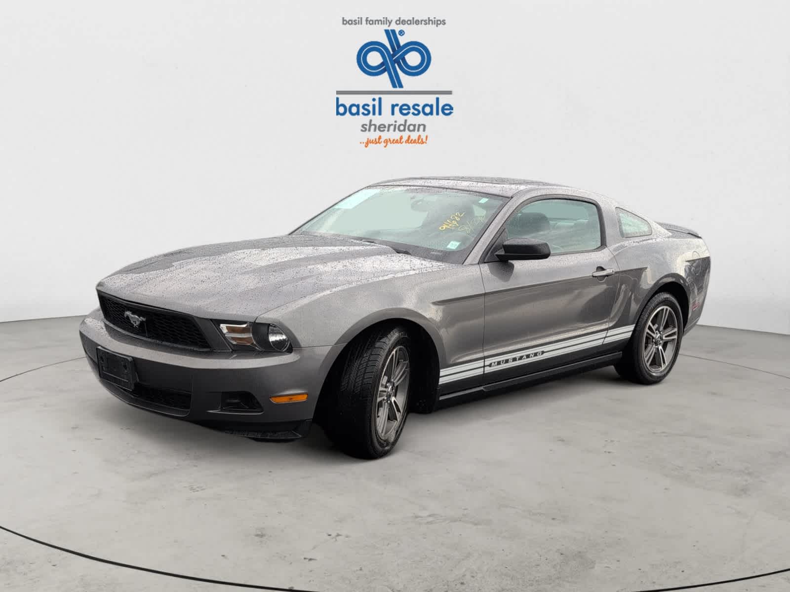 2010 Ford Mustang V6 Premium photo 2