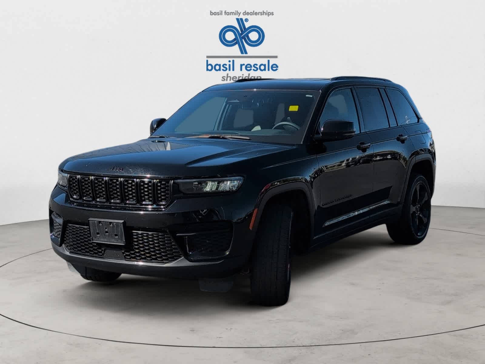 2023 Jeep Grand Cherokee Altitude photo 2