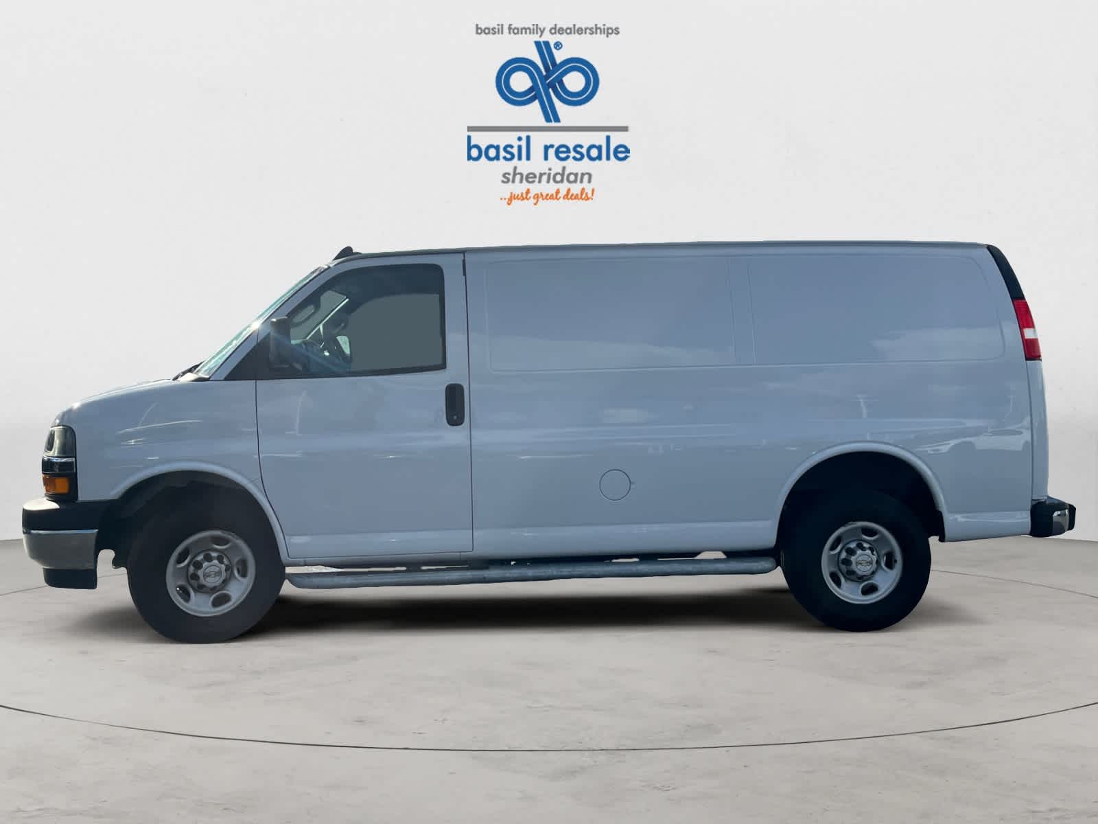 2023 Chevrolet Express 2500 Cargo photo 3