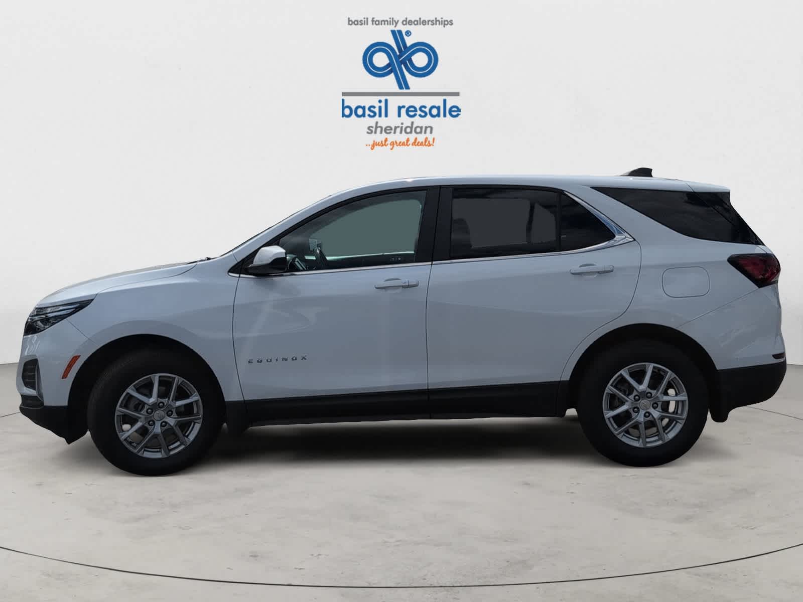 2022 Chevrolet Equinox LT photo 3