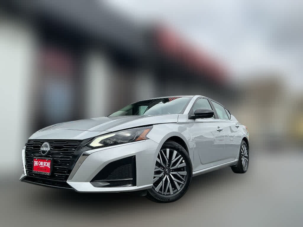 Used 2025 Nissan Altima SV FWD