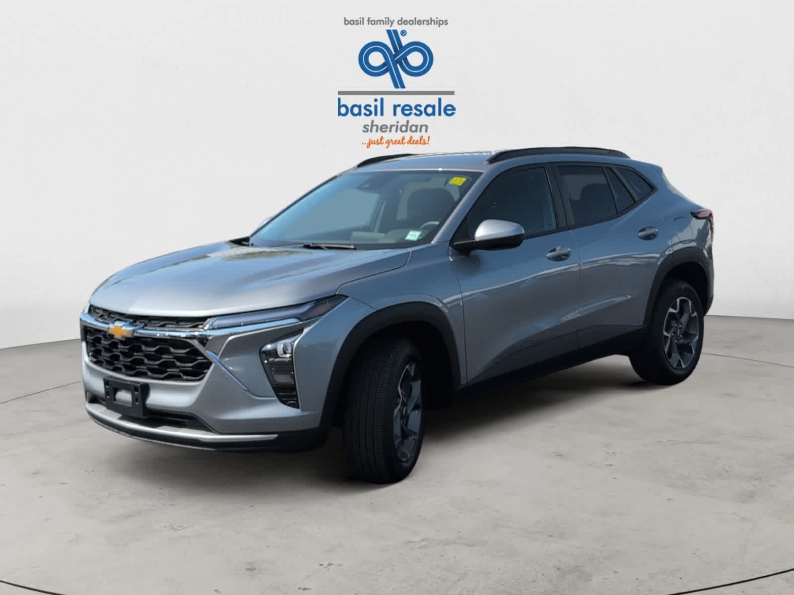 2025 Chevrolet Trax LT photo 2