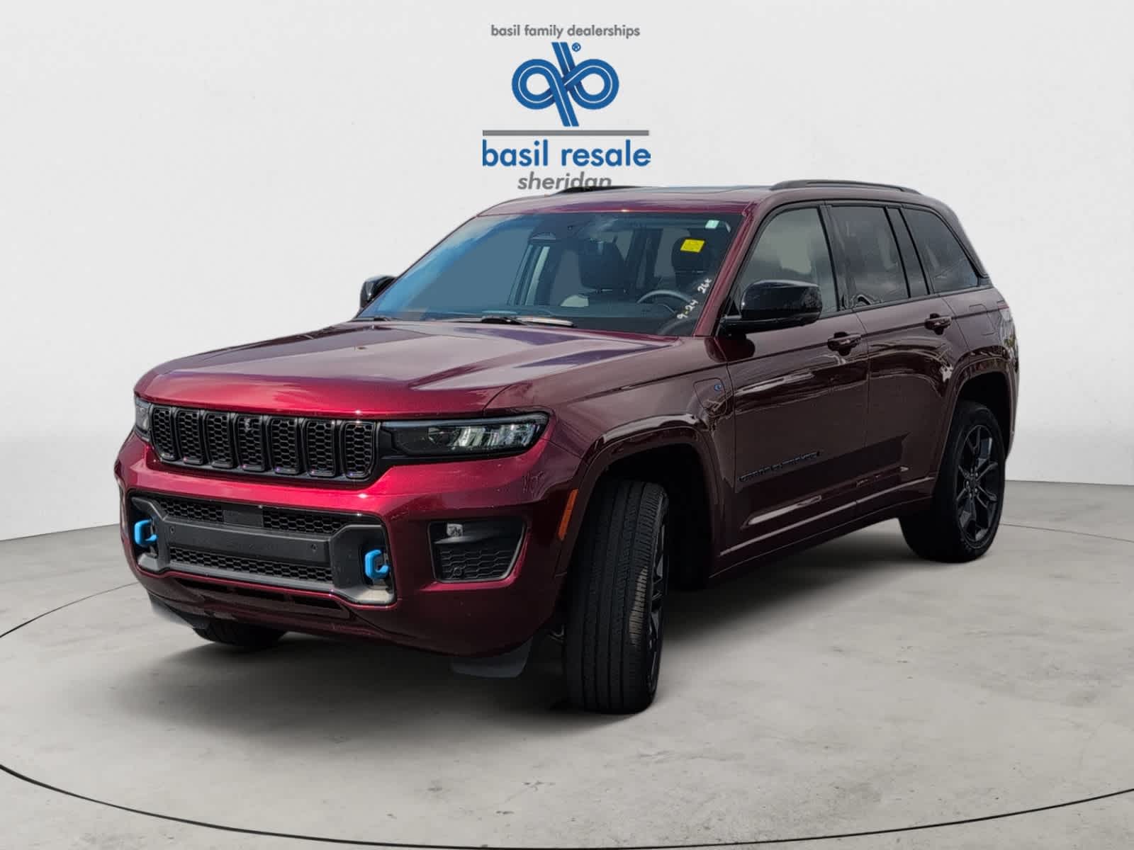 2023 Jeep Cherokee 80th Anniversary Edition photo 2