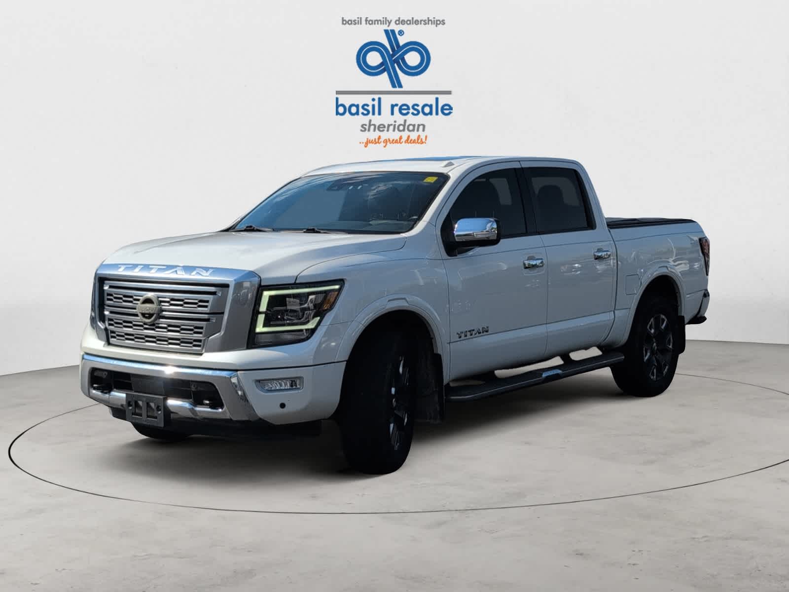 2021 Nissan Titan Platinum Reserve Crew Cab photo 2