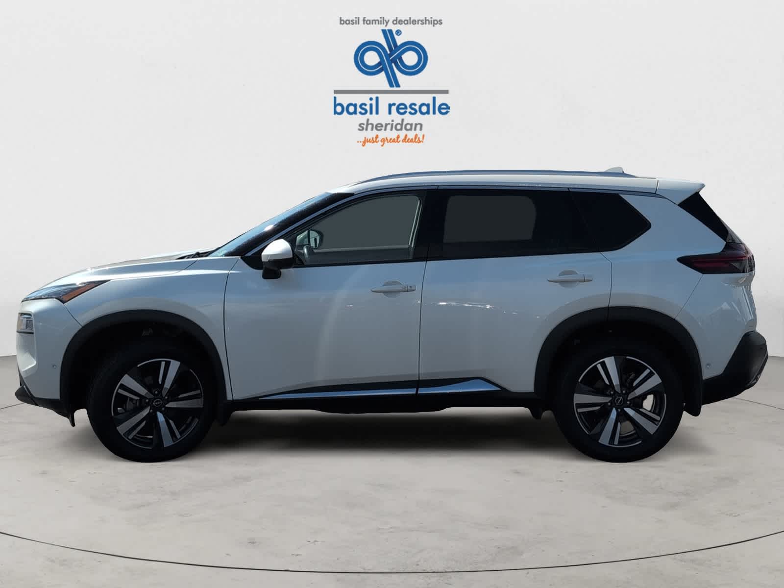 2023 Nissan Rogue SL photo 3
