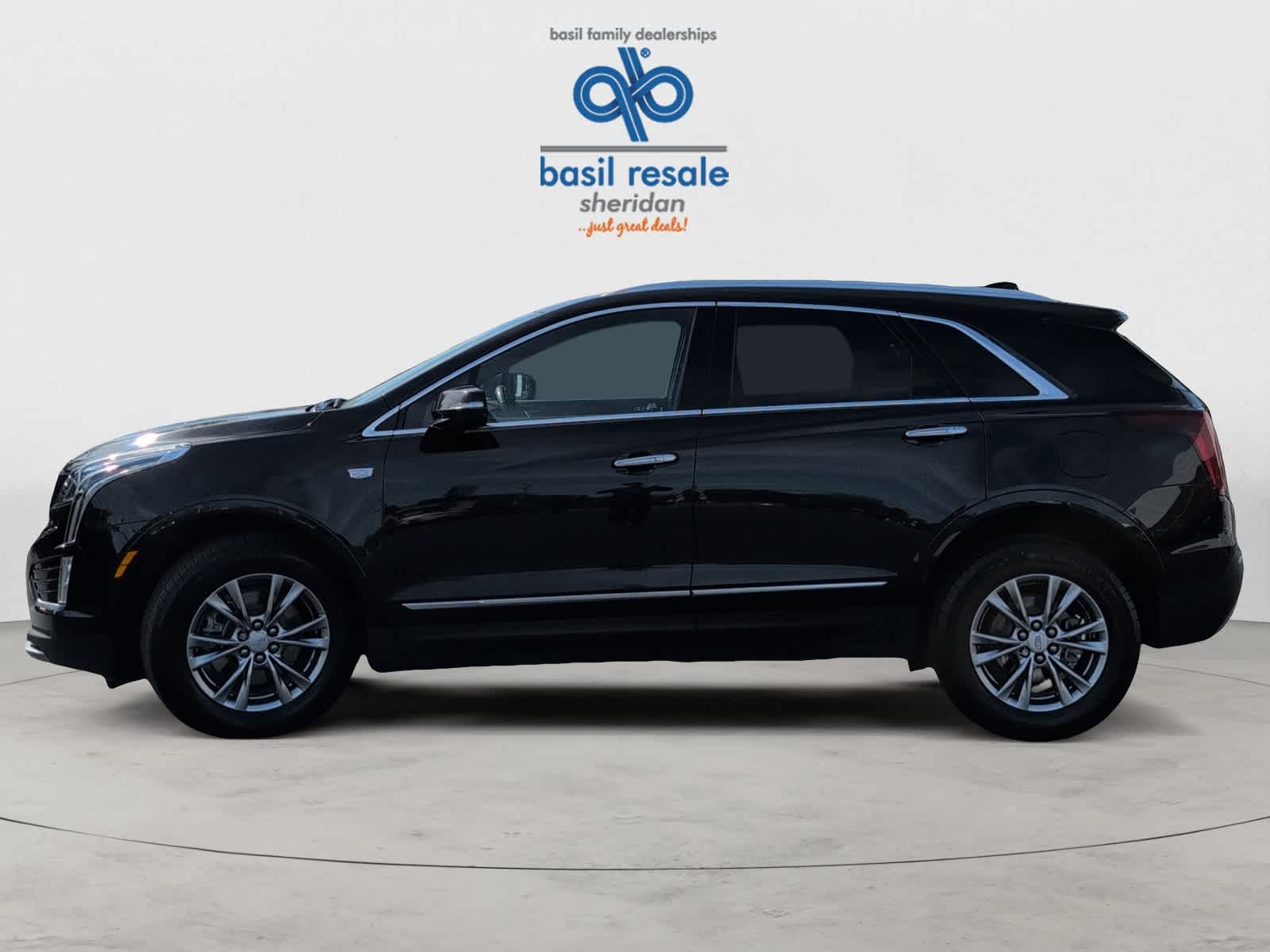 2022 Cadillac XT5 Premium Luxury photo 2