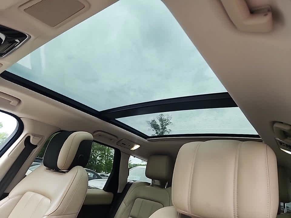 2021 Land Rover Range Rover Sport HSE Silver Edition photo 2