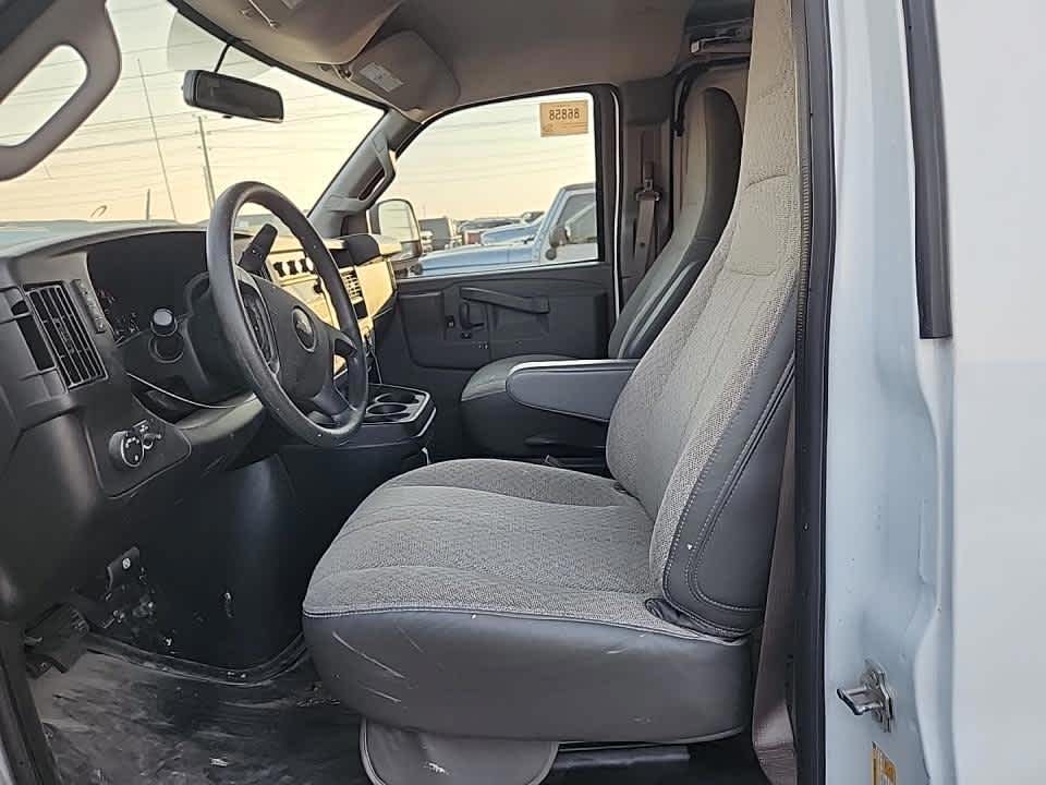 2023 Chevrolet Express 2500 Cargo photo 2
