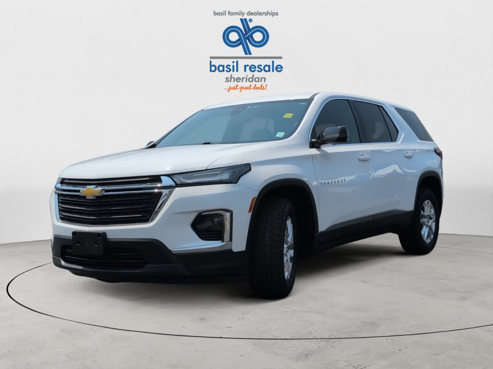 2023 Chevrolet Traverse LS photo 2