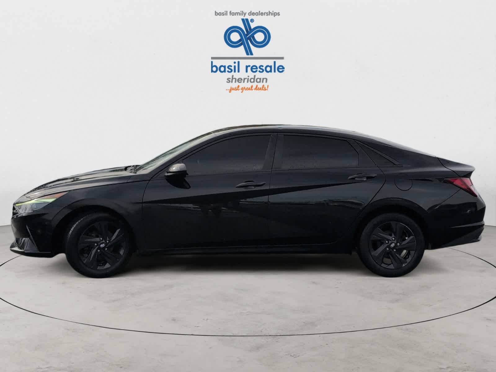2021 Hyundai Elantra SEL photo 3