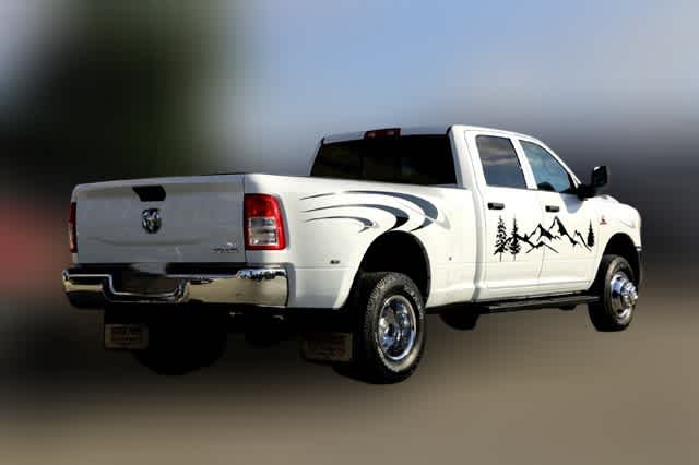 2024 Ram 3500 Tradesman photo 2