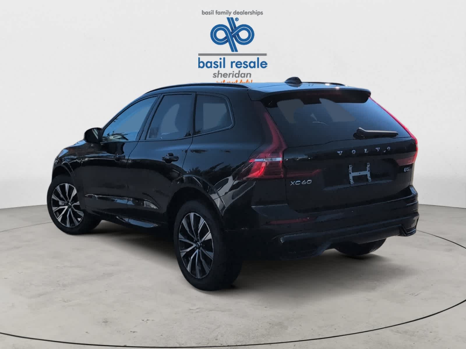 2025 Volvo XC60 Plus B5 photo 3